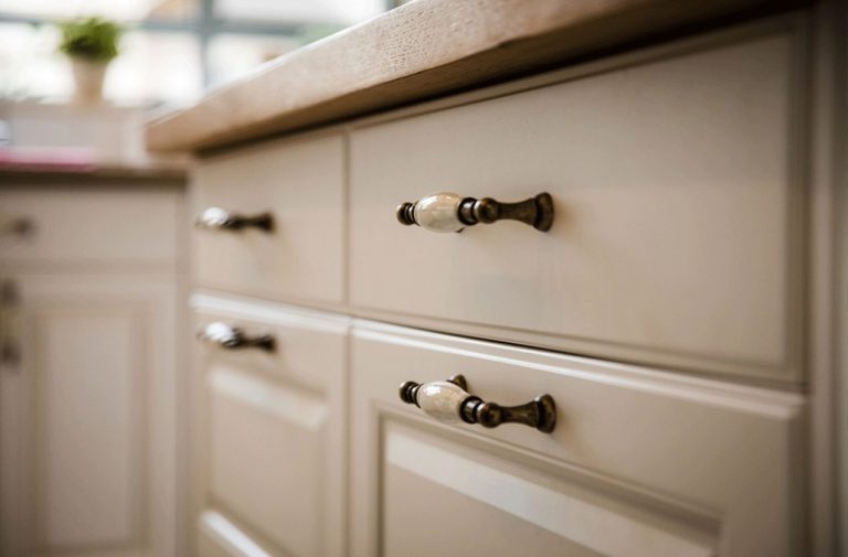 פרט מגירות בסגנון כפרי